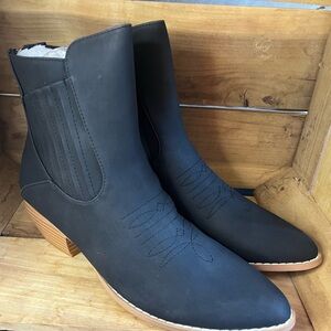 Elegant Black Ankle Booties